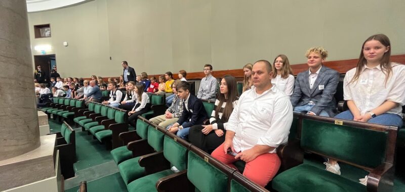 Uczniowie zwiedzali Sejm