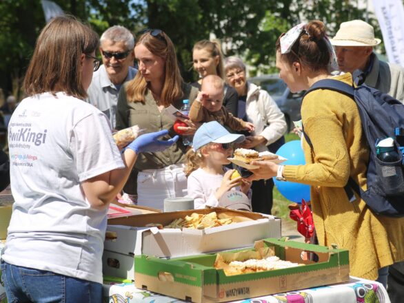 Olsztyn stoi za Kingą Rydz: piknik ze służbami mundurowymi w Parku Jakubowo